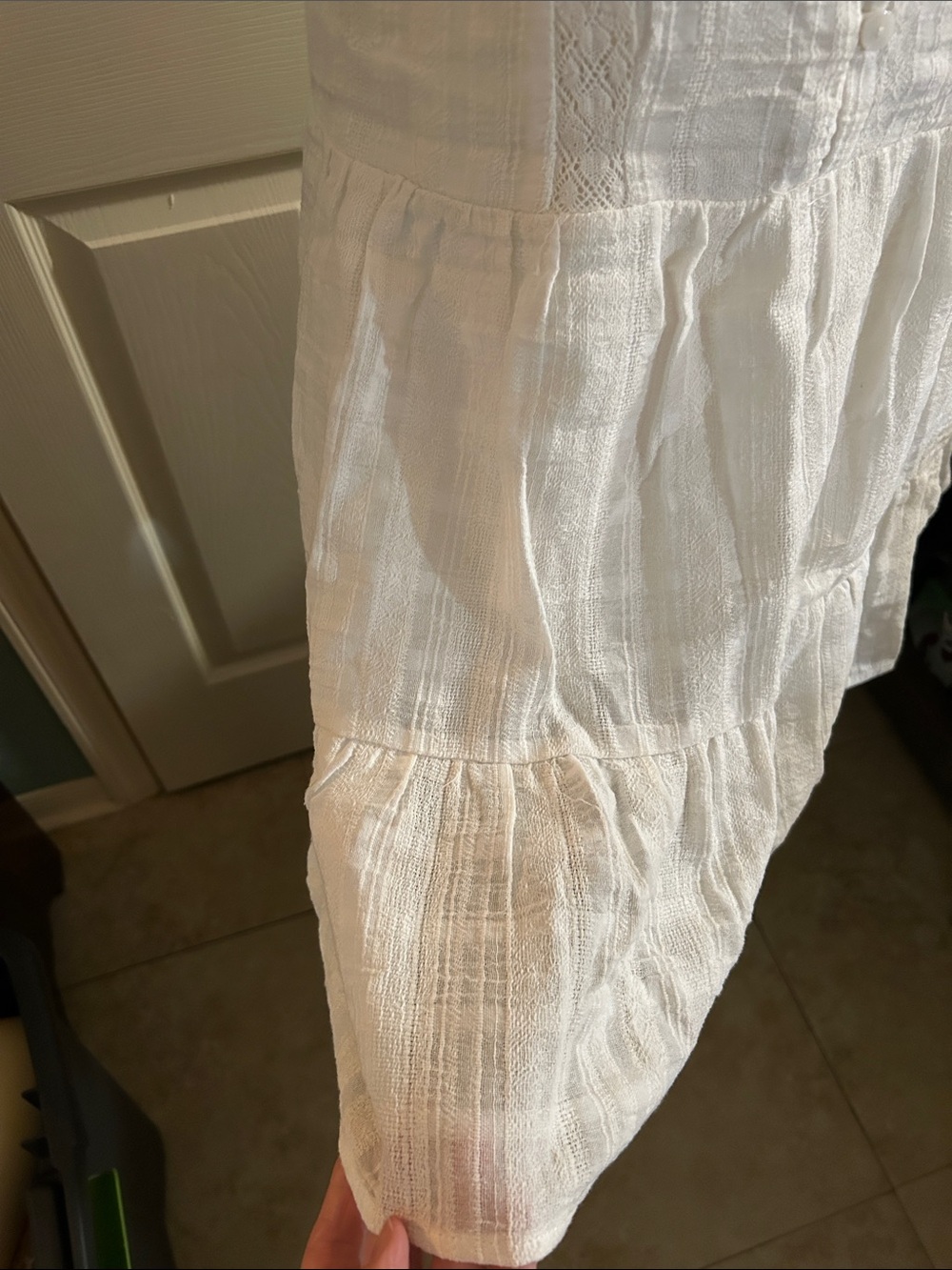 Gianni Bini White Cotton Tiered V-Neck Mini Dress - Picture 5 of 10